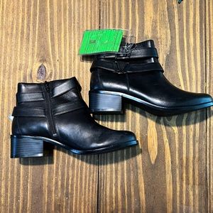 Vionic Black Leather Mana Boots Booties Size 7 New